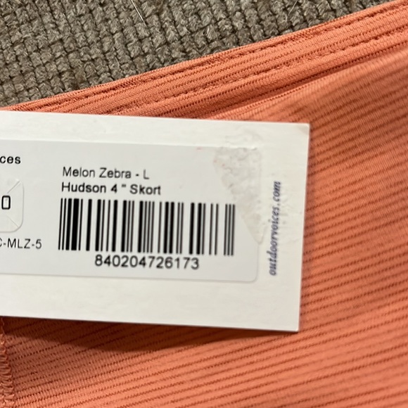 NWT Outdoor Voices Hudson 4” Skort - Picture 4 of 9